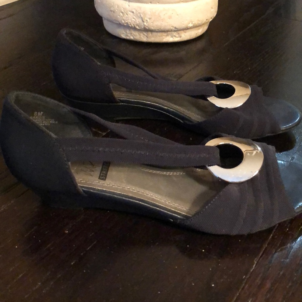 NAVY BLUE OPEN TOE WITH SLIGHT WEDGE